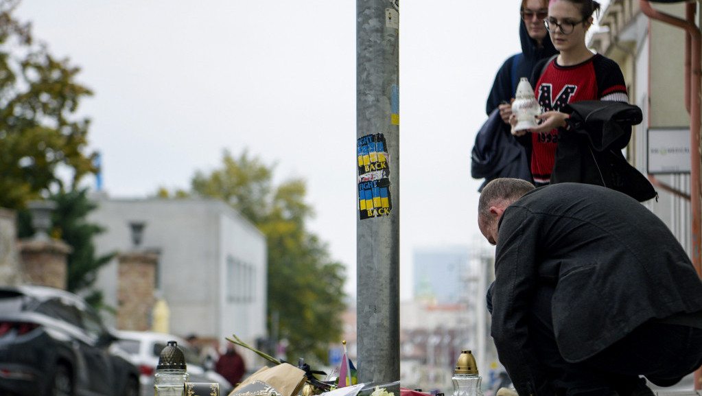 Dve osobe ubijene u pucnjavi ispred LGBT lokala u Bratislavi