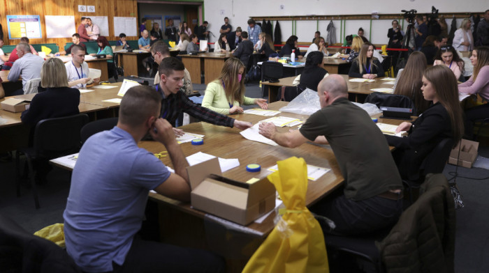 Nastavljeno ponovno brojanje glasova sa izbora za predsednika Republike Srpske, radiće se u tri smene