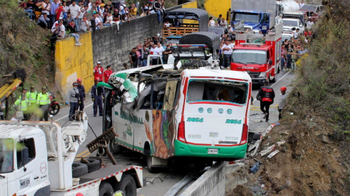 Prevrnuo se autobus u Kolumbiji, poginulo najmanje 20 putnika