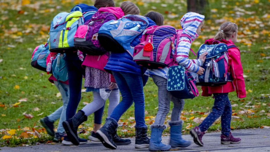 Od sutra podela poklon–vaučera od 6.000 dinara predškolskim i školskim ustanovama