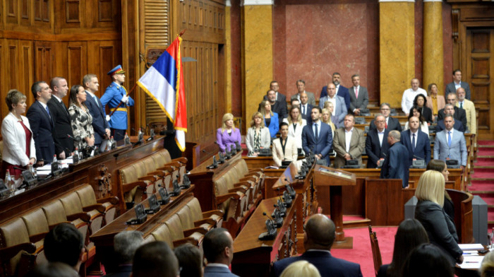 Prepirke opozicije i vlasti u Skupštini: Rasprava o Zakonu o ministarstvima stigla i do optužbi koje sežu u prošli vek