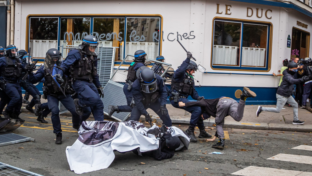 "Francuzi jednostavno neće da osiromaše i spremni su to brutalno da brane": Kolika je moć protesta koji potresaju zemlju