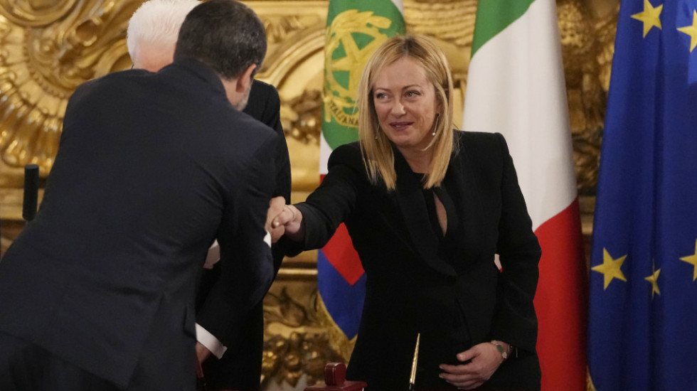 Italija dobila prvu ženu premijera: Desničarka Đorđa Meloni položila zakletvu, nova vlada vraća i Berluskonija na scenu