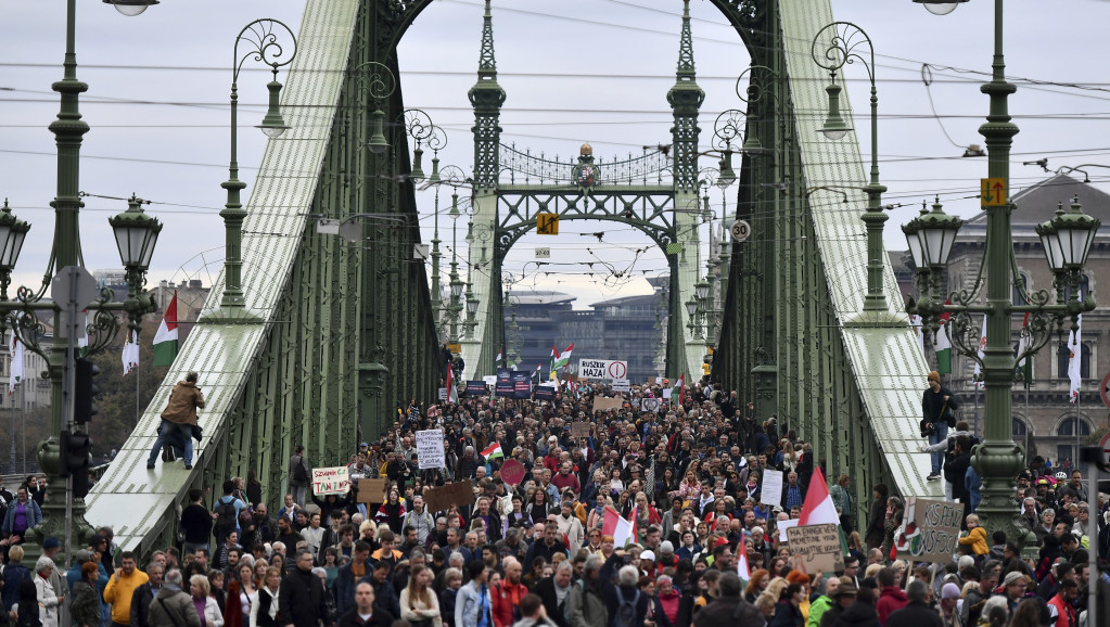 Nastavnici i učenici u Budimpešti protestovali protiv vlade