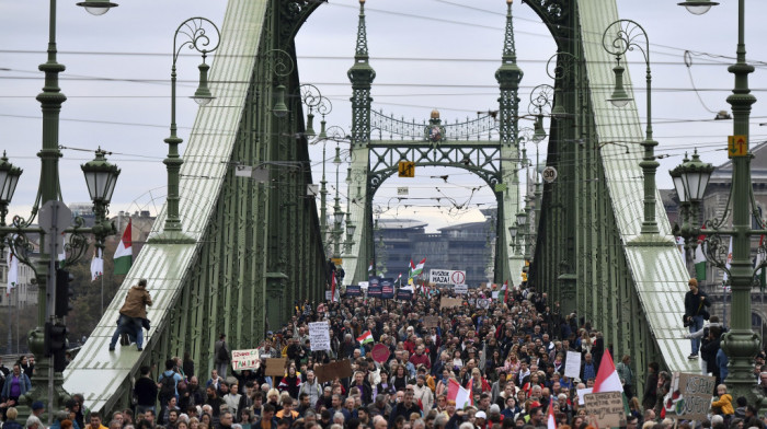 Nastavnici i učenici u Budimpešti protestovali protiv vlade