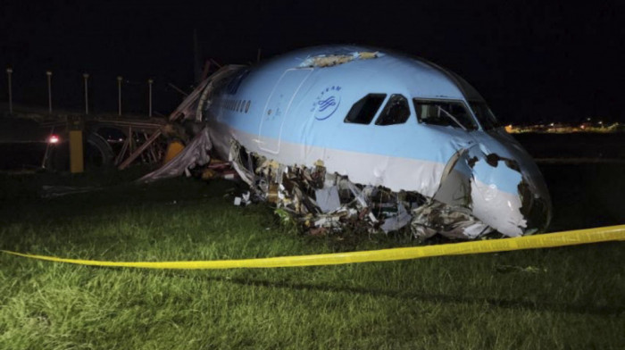 Južnokorejski putnički avion preleteo pistu na Filipinima, nema povređenih