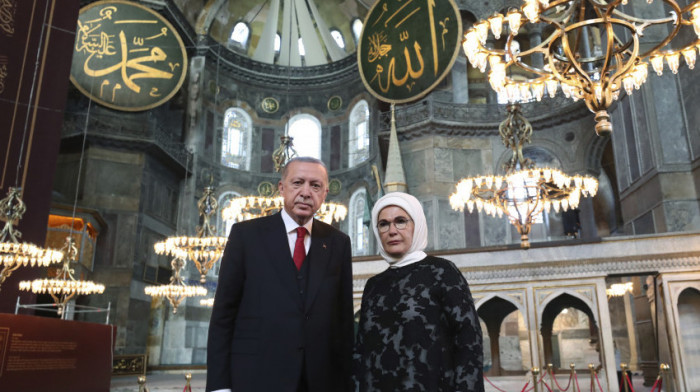 Erdogan predlaže referendum o ženskom pravu na nošenje marama