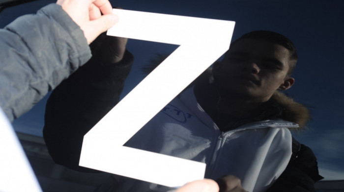 Muškarac u Nemačkoj kažnjen zbog slova "Z": Okačio na automobil simbol ruske invazije, moraće da plati 4.000 evra