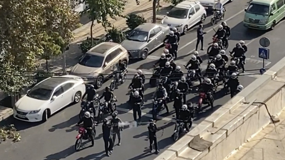 Ne jenjavaju protesti u Iranu: Raspoređene trupe širom zemlje, ubijena najmanje četiri demonstranata