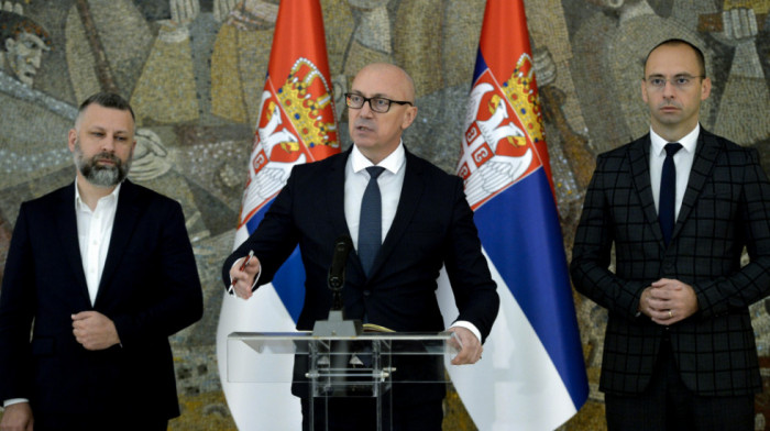 Rakić posle sastanka s Vučićem: Ako Priština krene nasilno sa oduzimanjem vozila, blokiraćemo prelaze i prilaze