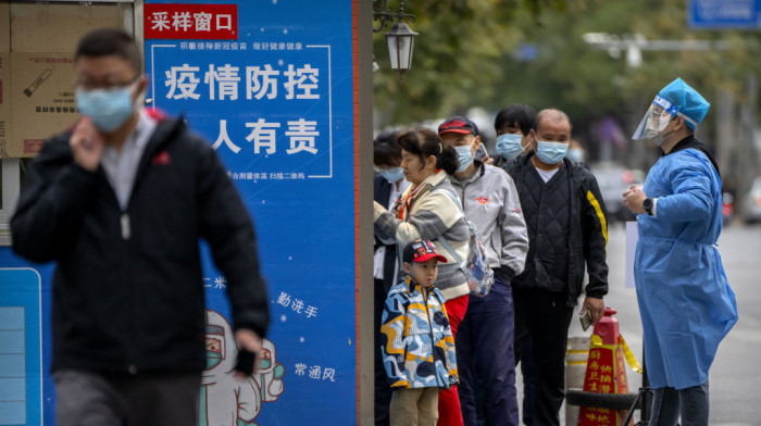 Kina kritikuje "neprihvatljiva" ograničenja putovanja u vezi sa kovidom, preti kontramerama