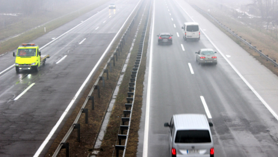 Putevi Srbije: Zbog magle smanjena vidljivost na  auto-putevima