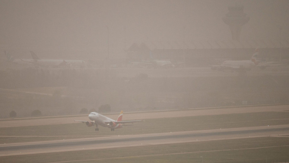 Uprkos magli većina aviona poletela sa beogradskog aerodroma