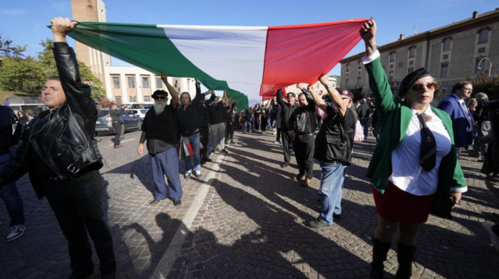 "Crne košulje" ponovo na rimskim ulicama: Musolinijeve pristalice obeležile stogodišnjicu marša koji je doveo fašiste