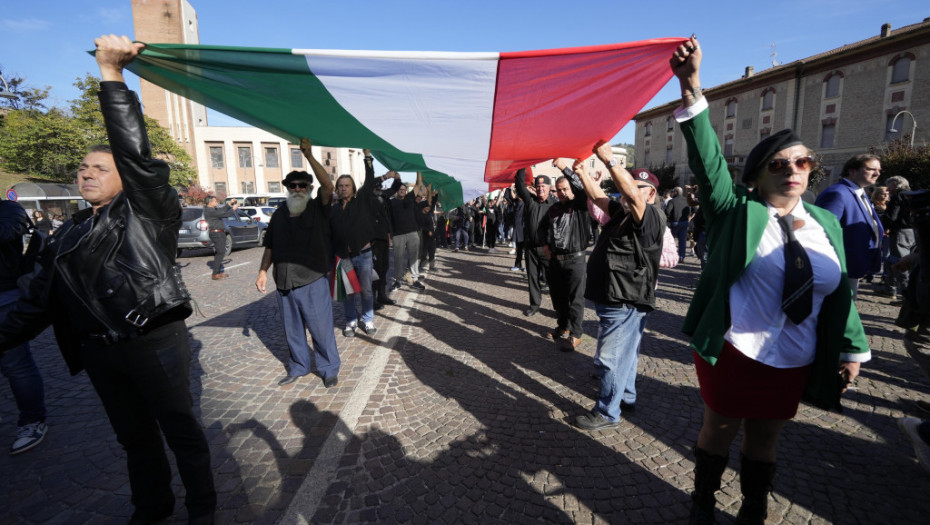 "Crne košulje" ponovo na rimskim ulicama: Musolinijeve pristalice obeležile stogodišnjicu marša koji je doveo fašiste