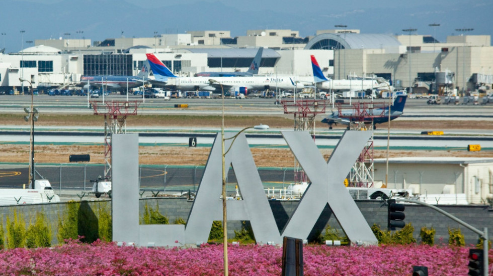 Četiri osobe otrovane ugljen-dioksidom na aerodrumu u Los Anđelesu