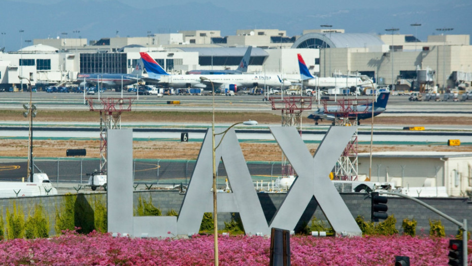 Četiri osobe otrovane ugljen-dioksidom na aerodrumu u Los Anđelesu