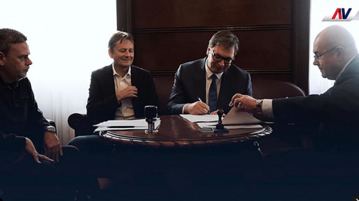 SNS i SVM potpisali koalicioni sporazum: "Saradnja u cilju daljeg napretka i razvoja Srbije"