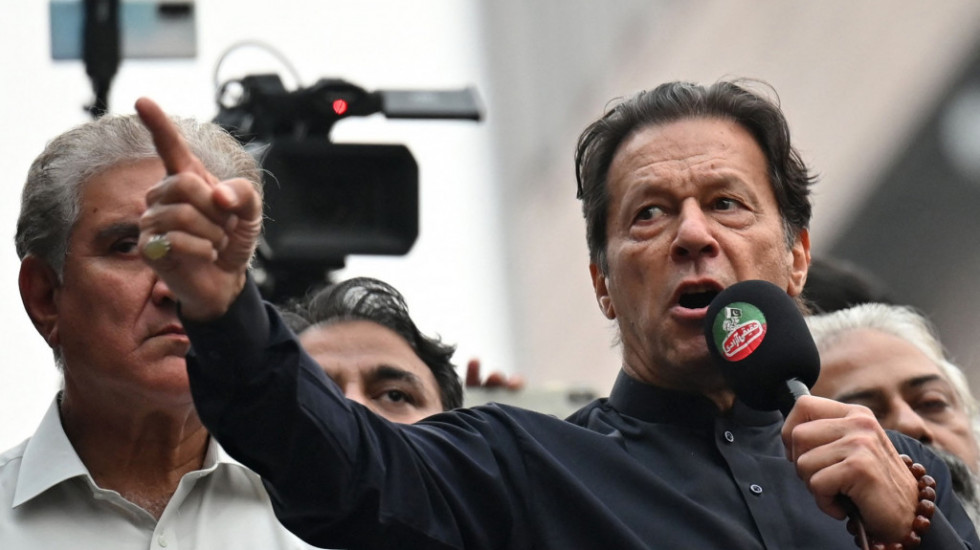 Bivši premijer Pakistana Imran Kan ranjen u nogu, pristalice tvrde da je reč o atentatu