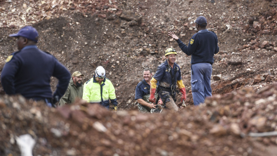 U ilegalnom rudniku Južnoj Africi pronađena tela 21 osobe