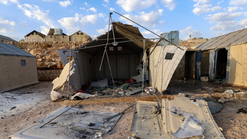 Devet osoba poginulo u granatiranju kampa u Siriji