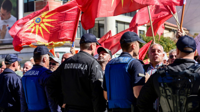 Severna Makedonija: Prosečna plata pala na oko 640 evra, sinidikati će 1. maja traže povećanje zarada