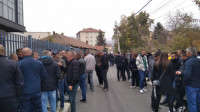 Srbi i danas podnose ostavke u prištinskim institucijama, Vučić putuje u Pariz na sastanke sa Boreljom i Lajčakom