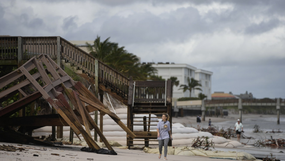 Centar za uragane SAD: Očekuje se da će se uragan Li kretati severno od Portorika prema američkoj istočnoj obali