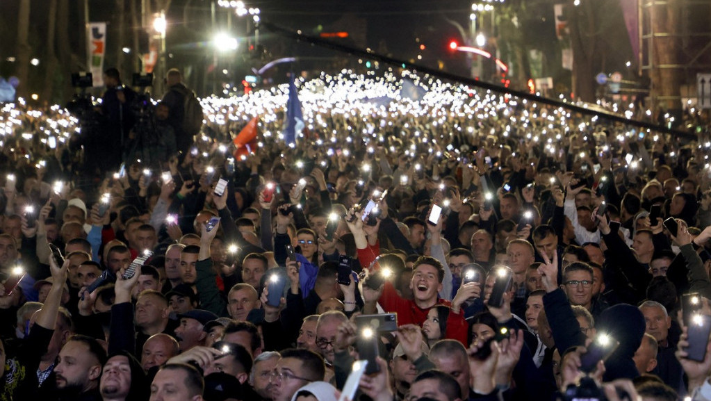 Protest opozicije u Tirani, bačena farba na Ramin kabinet