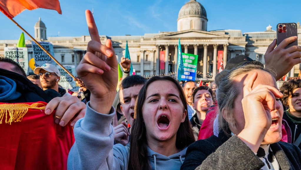 Protest albanskih imigranati u Londonu zbog komentara ministarke unutrašnjih poslova