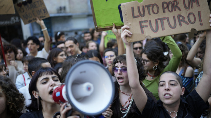 Protest protiv klimatske krize u Lisabonu: Demonstranti upali u kabinet zahtevajući ostavku ministra