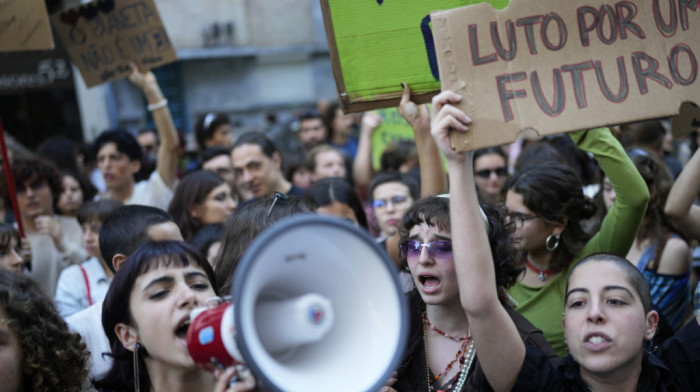 Protest protiv klimatske krize u Lisabonu: Demonstranti upali u kabinet zahtevajući ostavku ministra