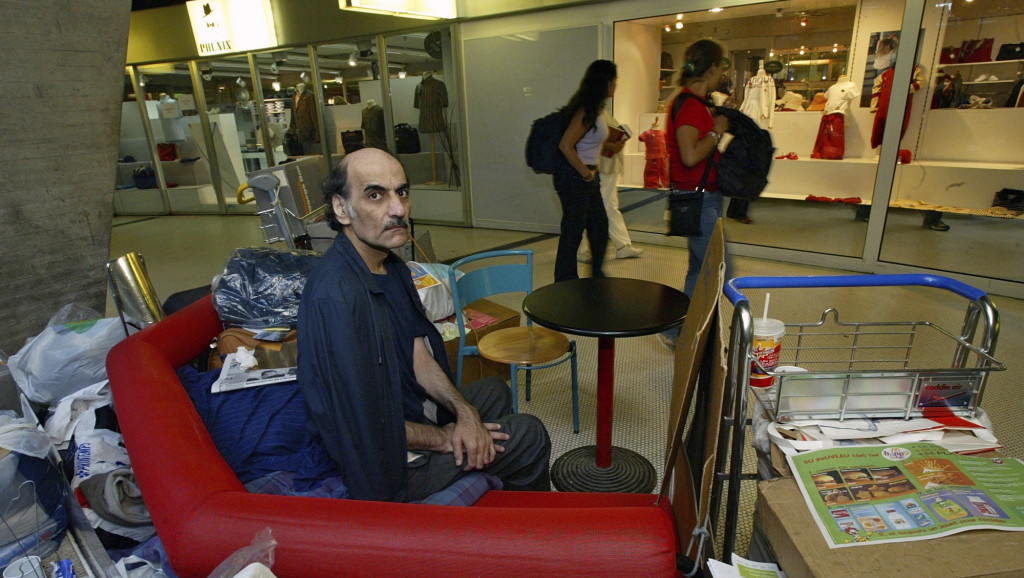 Iranac koji je bio inspiracija za film Terminal preminuo na aerodromu na kom je živeo 18 godina