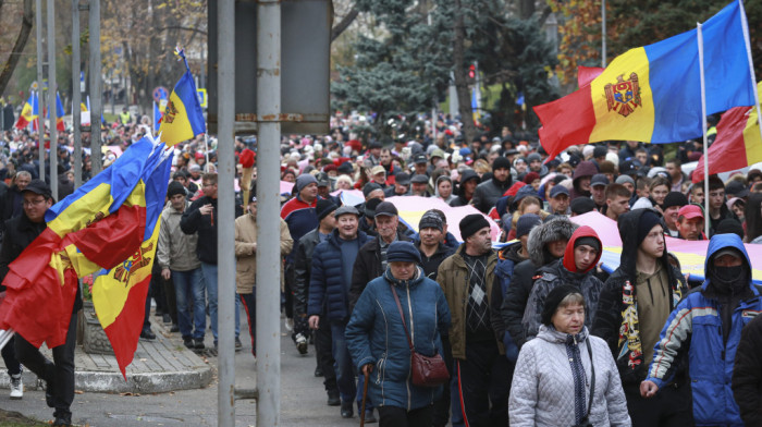 Demonstranti traže ostavku vlade u Moldaviji, Vlada - zabranu partije koja organizuje proteste zbog veza s Moskvom
