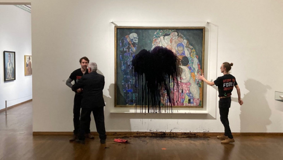 Klimatski aktivisti u Austriji polili crnom bojom remek-delo Gustava Klimta