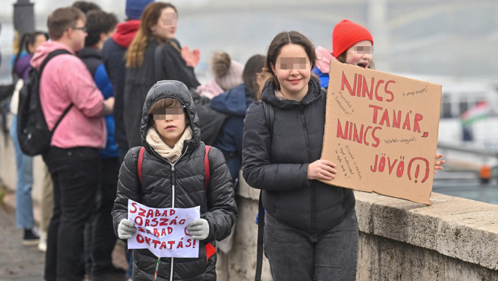 Protest učitelja, đaka i roditelja u Budimpešti