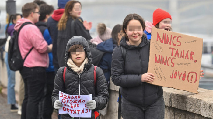 Protest učitelja, đaka i roditelja u Budimpešti