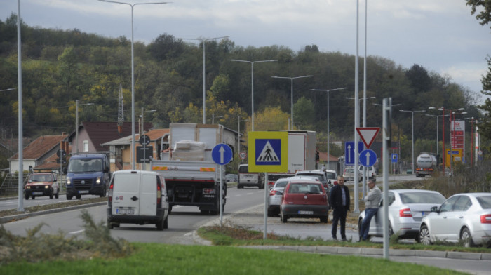 Saobraćaj u Srbiji umerenog intenziteta, teretnjaci na granici čekaju najviše pet sati