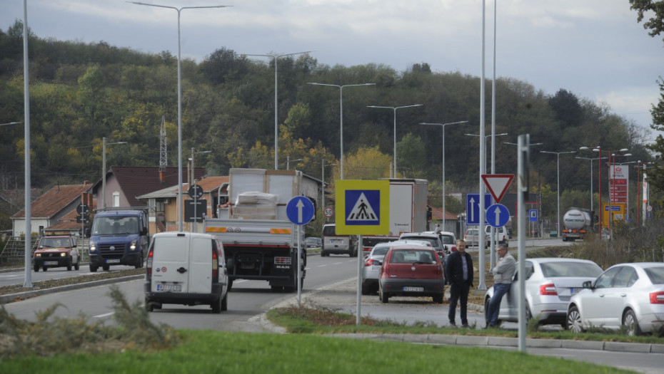 Saobraćaj u Srbiji umerenog intenziteta, teretnjaci na granici čekaju najviše pet sati