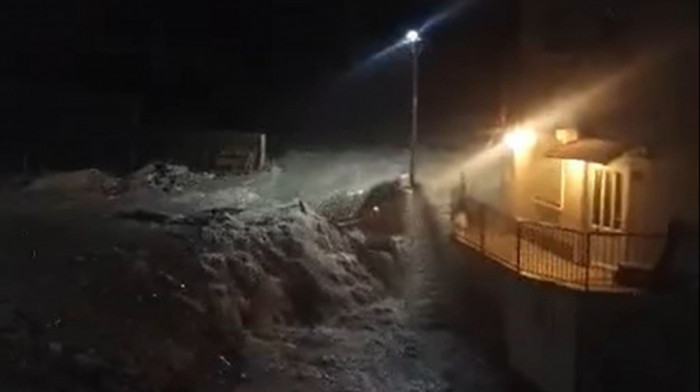 Nevreme u Crnoj Gori: U Podgorici padala stabla, poplave u Herceg Novom