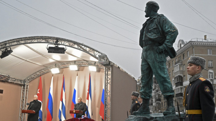 Putin i predsednik Kube otkrili spomenik Kastru u Moskvi, Dijas-Kanel: Kao što se mi nalazimo u borbi danas