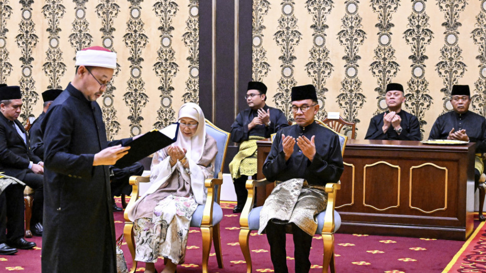 Ibrahim položio zakletvu za premijera Malezije, konkurent traži da dokaže većinu