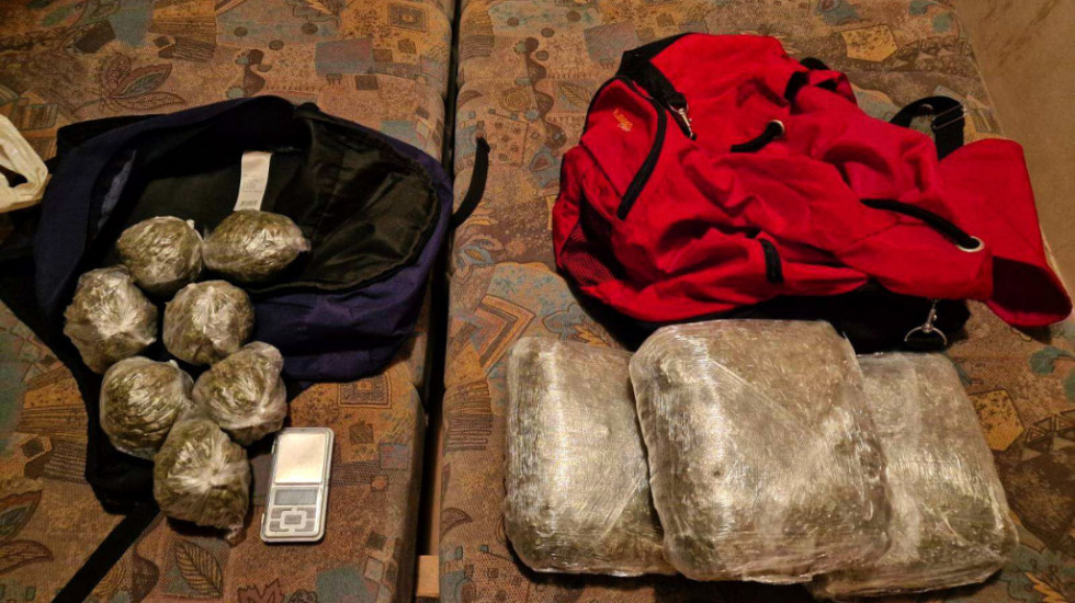 Uhapšen osamnaestogodišnjak na Voždovcu, u stanu pronađeno više od 3,5 kilograma marihuane