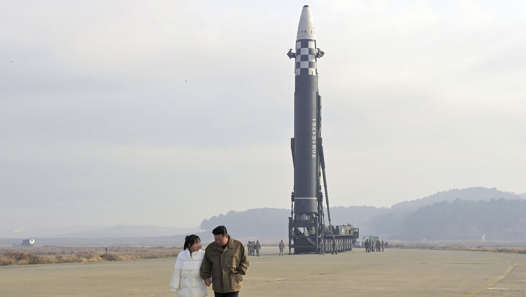 Kim unapredio naučnike zbog lansiranja balističke rakete: Naš cilj da posedujemo najmoćniju nukleranu silu