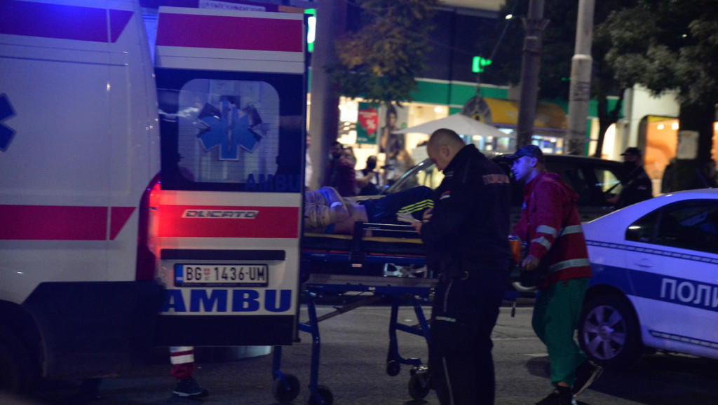 Noć u Beogradu: U pet udesa 12 povređenih, auto se prevrnuo na Petlovom brdu