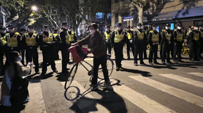 Policija u Pekingu i Šangaju intervenisala da bi sprečila proteste