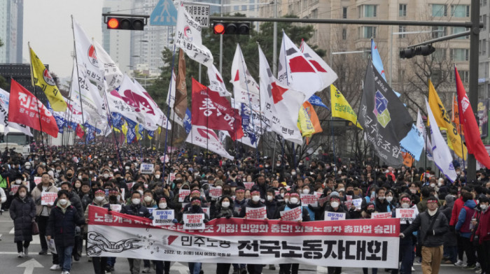 U Seulu nekoliko hiljada ljudi na protestu u znak podrške kamiondžijama u štrajku