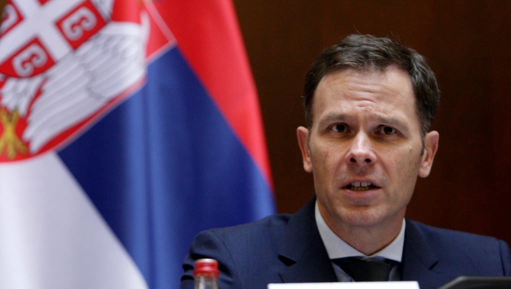 Mali:  Za pomoć države od 5.000 dinara prijavilo se 800.000 mladih u Srbiji