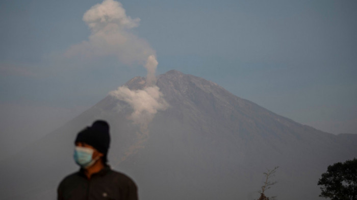 Preventivna evakuacija stanovništva u Kolumbiji u strahu od erupcije vulkana