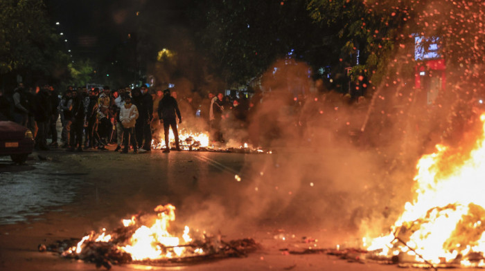Protesti u Grčkoj nakon što je policija pucala na tinejdžera koji nije platio račun na pumpi